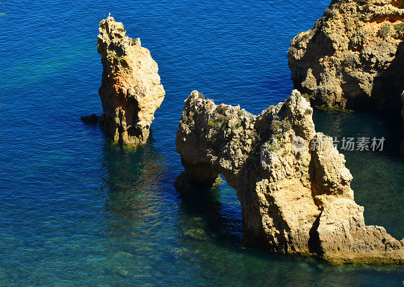 Ponta da Piedade，风景优美的岩层-天然拱门-阿尔加维，葡萄牙